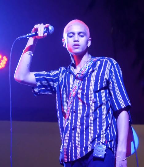 Dominic Fike in a live performance at Hammer Museum, L.A. in May 2019.